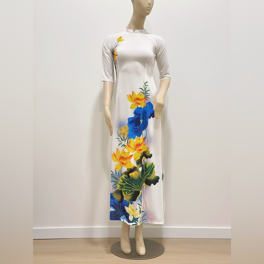 White Lotus Ao Dai – Size S Approx. – No Pants